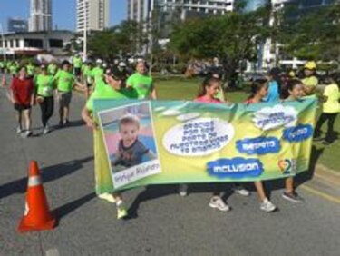 Masiva participación en la carrera-caminata para apoyar a las personas con síndrome de Down
