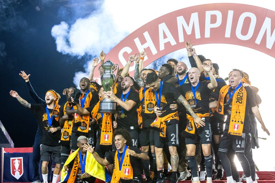 Adalberto Carrasquilla se une a un grupo importante de panameños