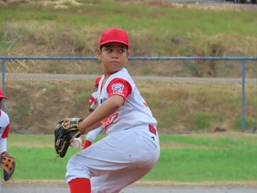 Axel Valdez lanzó un juego perfecto en la semifinal del campeonato preinfantil