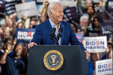 Biden insiste en un anuncio que seguirá en campaña: ‘cuando te derriban, te levantas’