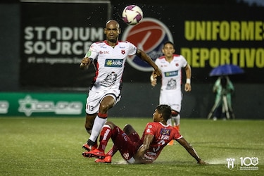 Costa Rica y Nicaragua, las dos ligas centroamericanas que no detienen su fútbol