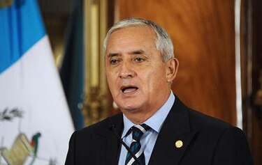 Presidente de Guatemala, al borde del colapso por dimisiones y corrupciones