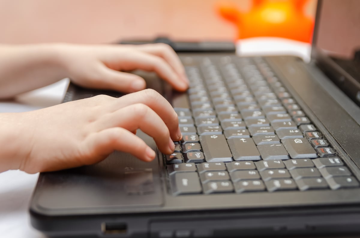 Licitación de laptops del Meduca: consorcio reclama decisión de comisión evaluadora