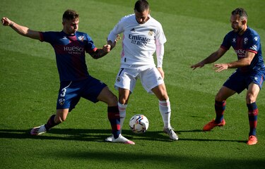 Real Madrid golea 4-1 al Huesca en el estreno de Hazard como goleador