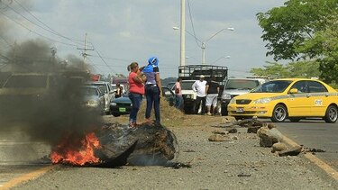 Suspensión de obra en Los Abanicos provoca cierre de la Interamericana