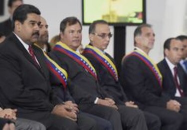 Maduro condecora a los cinco agentes cubanos liberados por EU