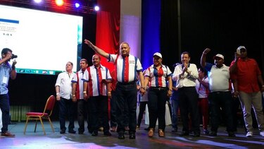 Benicio Robinson vence a Camilo Alleyne; se reelige como presidente del CEN del PRD