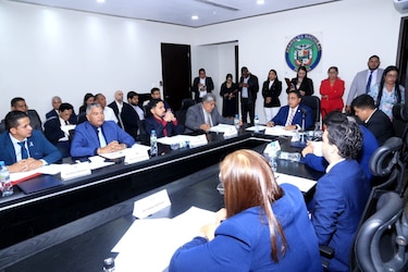 A subcomisión, proyecto que establece la devolución del 50% de la póliza de auto si no se utiliza