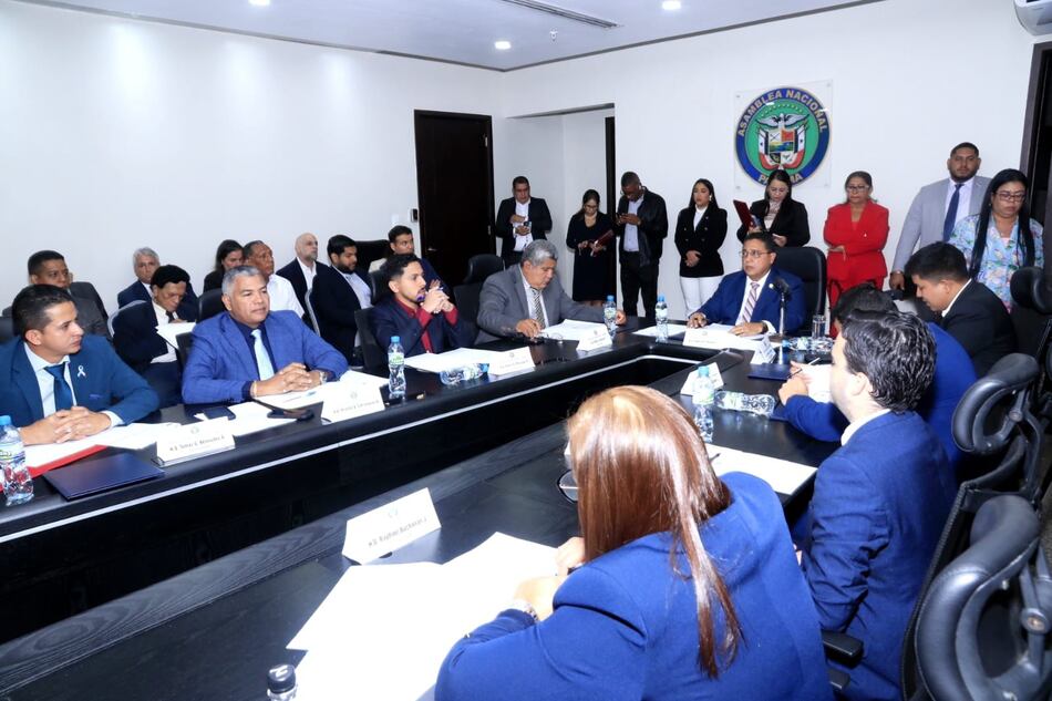 A subcomisión, proyecto que establece la devolución del 50% de la póliza de auto si no se utiliza