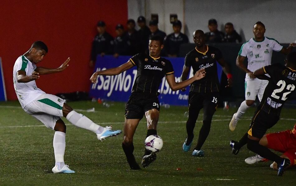 Newton Williams, el joven héroe del finalista Costa del Este