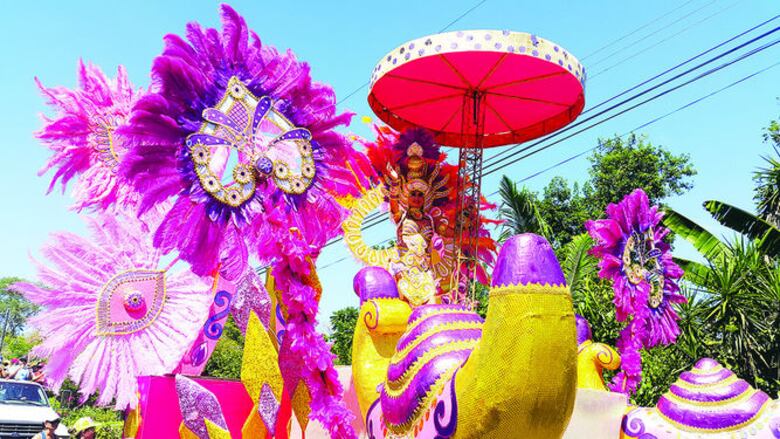 la sal brilla en la sequía