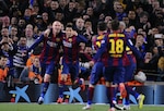 Barcelona vence al Real Madrid y se aleja en la liga