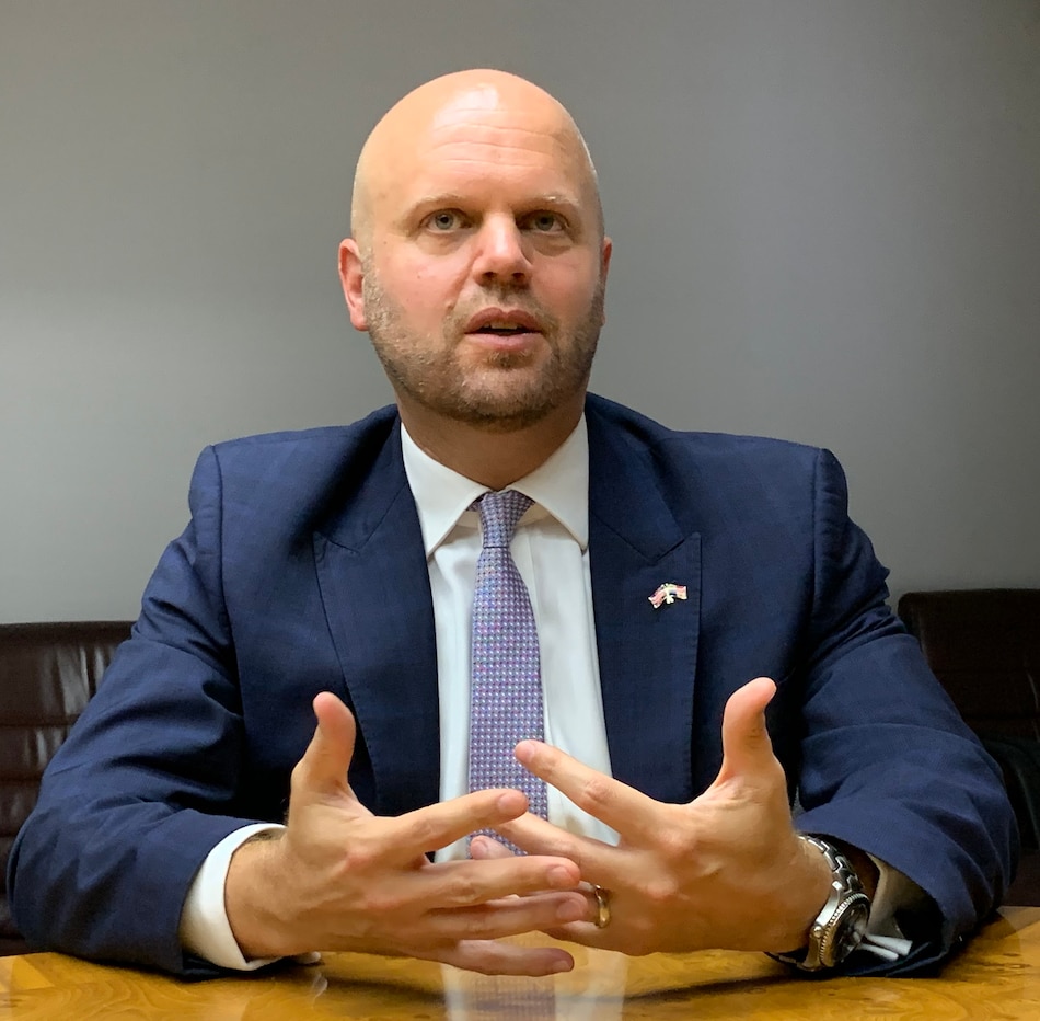 Damion Potter: ‘La salida es un paso necesario como parte del resultado de un proceso democrático’