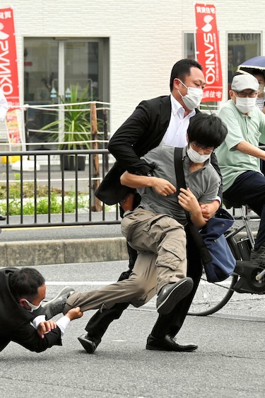 Sospechoso del asesinato de Shinzo Abe confesó el crimen, según la policía