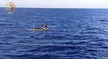 Siguen buscando las cajas negras del avión de EgyptAir