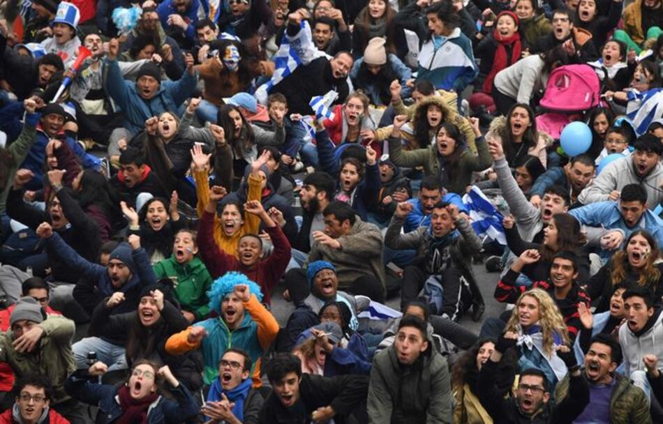 En Uruguay se celebra en grande el pase a cuartos de final