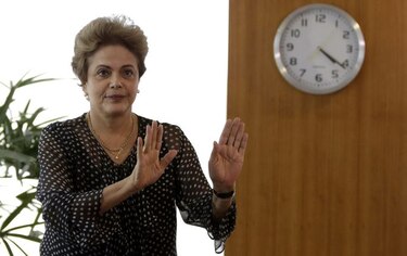 Rousseff acusa a la oposición de tener una mentalidad 'abiertamente golpista'