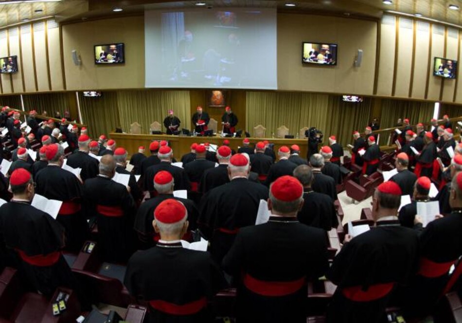 Cardenales comienzan la preparación del cónclave