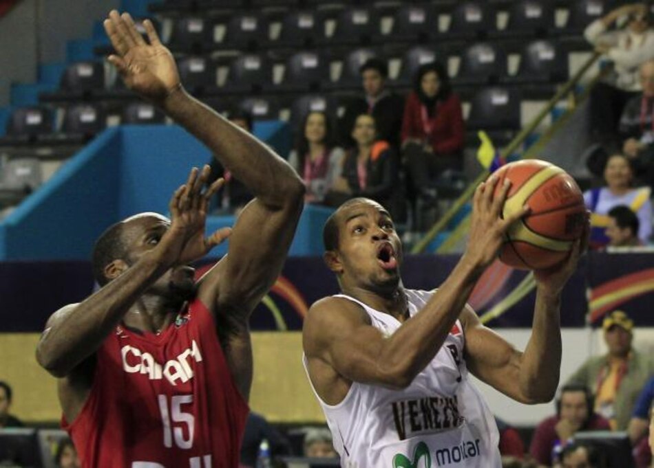 Venezuela saca su mejor juego ante Canadá en Preolímpico de Baloncesto