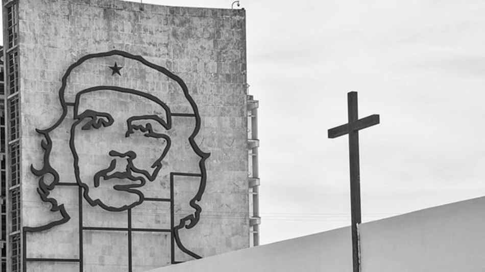 Cuba explora su regreso al FMI y al Banco Mundial