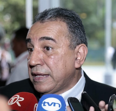 Ulloa tiene en agenda reunión ‘personal’ con candidatos presidenciales