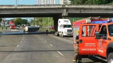 Camión con queroseno se accidenta en la Tumba Muerto
