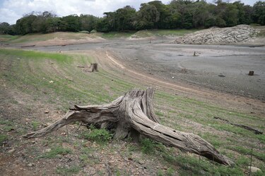 Panamá suspende exportación de energía a Centroamérica para abastecer consumo interno