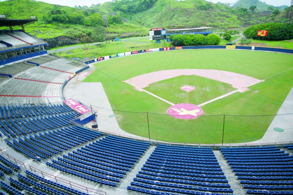 El estadio Rod Carew intenta mantenerse vivo