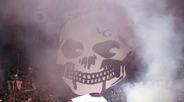 Explota una carta bomba en partido de fútbol italiano; reportan 10 fanáticos heridos