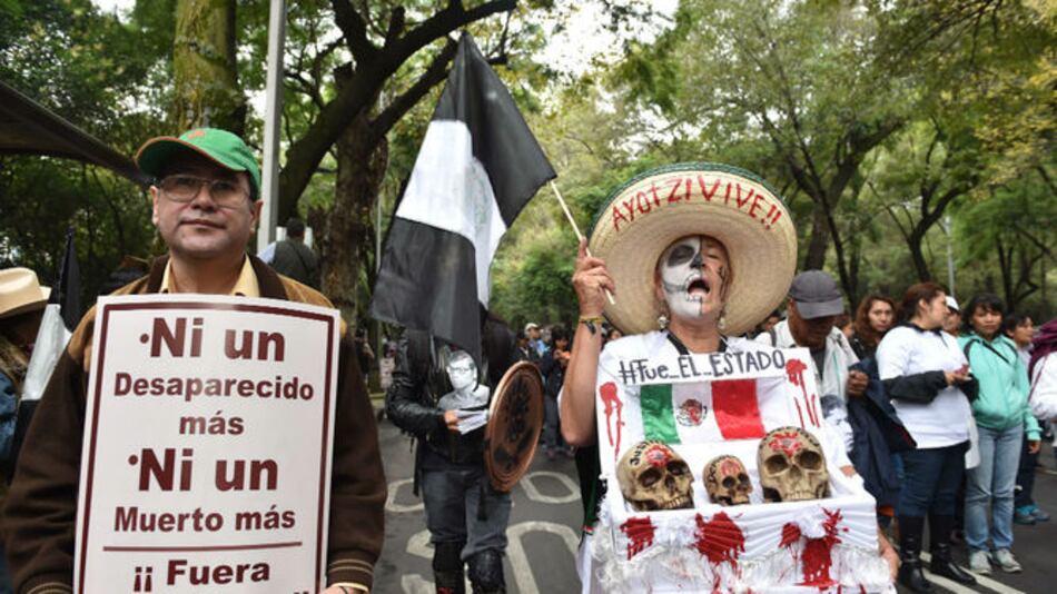 México conmemora primer aniversario de la desaparición de 43 estudiantes