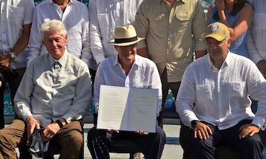 Ecuador extiende su reserva marina hasta la de Costa Rica para proteger fauna marina