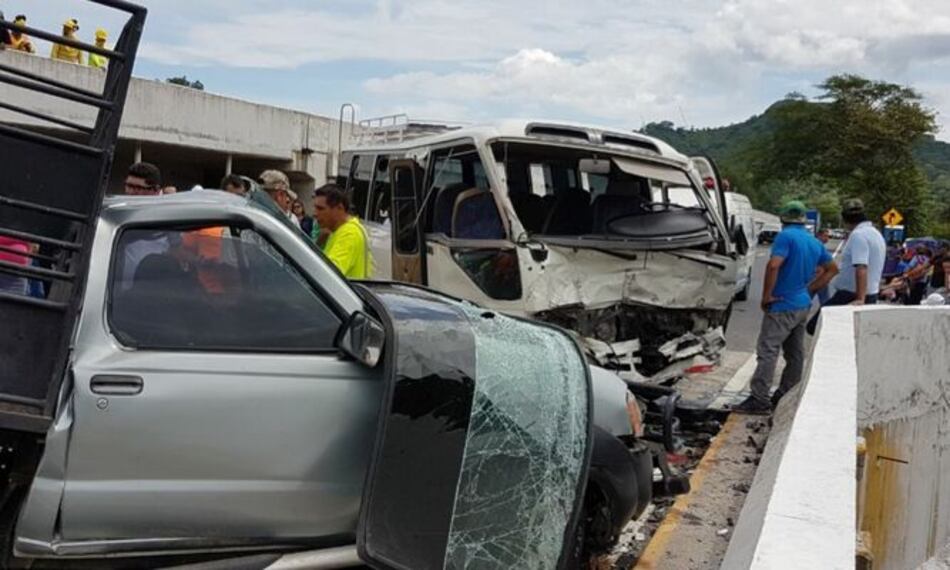 Colisión en San Lorenzo deja 15 heridos