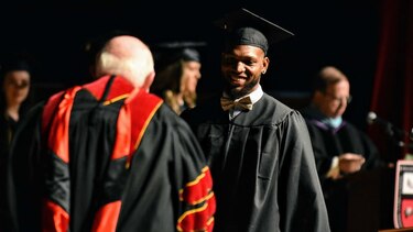 Jorge Mena fue acogido en Aldeas SOS Panamá, demostró talento en atletismo y se graduó en Estados Unidos