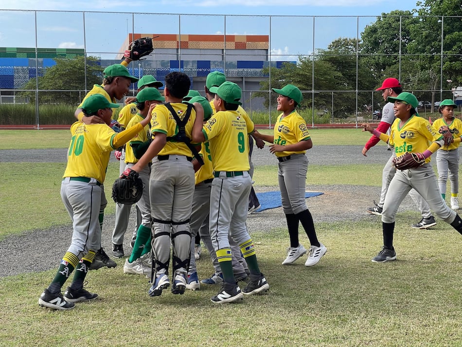 Eugenio Barrios pone a Vacamonte a un paso de Williamsport