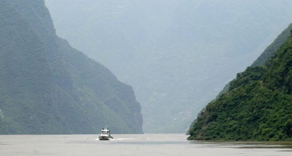 Se hunde en río de China un barco con más de 400 personas