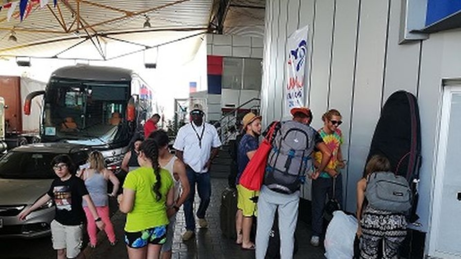 Aduanas redobla esfuerzos para hacer expedito el paso de peregrinos en Paso Canoas