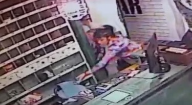 Expolicía con arresto domiciliario le pone tobillera al perro para ir a robar