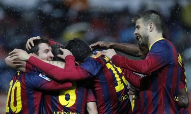Messi devuelve el liderato al Barcelona con doblete y asistencia