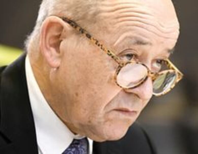 Emmanuel Macron busca poner fin a la crisis francesa