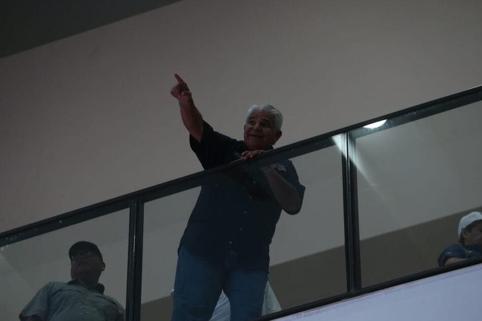 Mulino hizo una breve visita a la sede del Tribunal Electoral