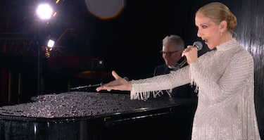 La voz de Céline Dion reaparece triunfal en lo alto de la torre Eiffel