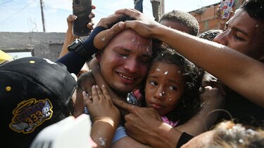 La brutalidad en la megacárcel de Bukele que denuncian 8 de los venezolanos deportados por Estados Unidos: ‘bienvenidos al cementerio de hombres vivos’