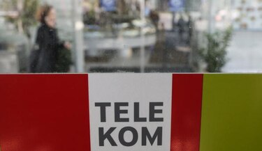 Telekom Austria reduce costos para desacelerar declive en ganancias