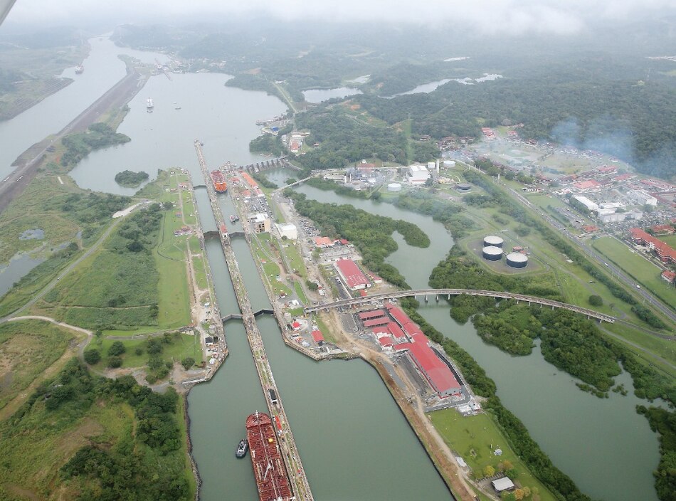 Cortizo acuerda estudio para gasoducto de GLP