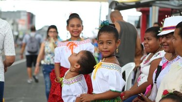 28 delegaciones estudiantiles en desfile de Juan Díaz