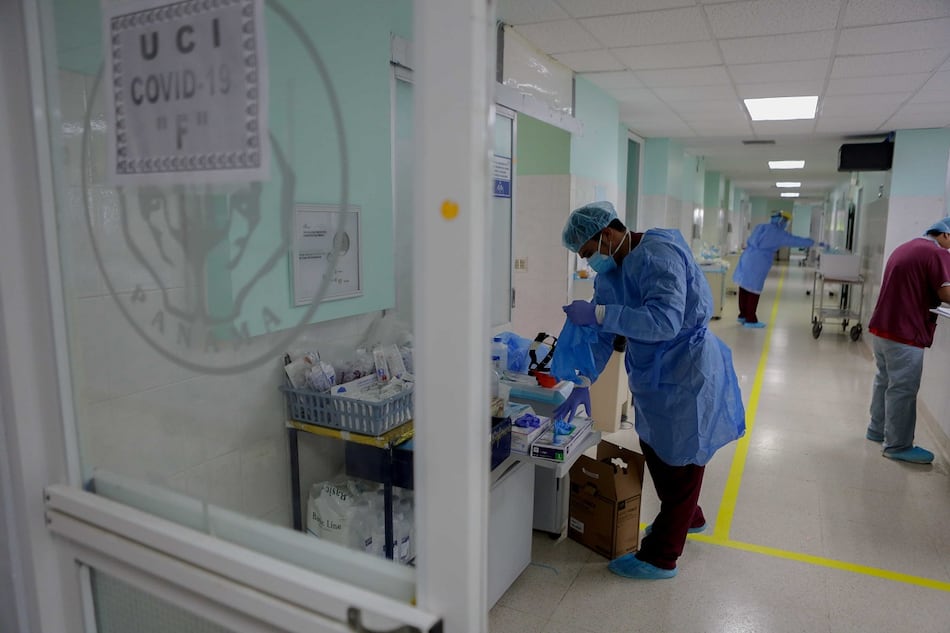 En el complejo hospitalario hay 104 camas disponibles; 13 de ellas son de la UCI, dice Lau Cortés