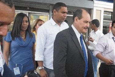 Declaran prescrita acción penal a exministro Belgis Castro en caso de instalación de fibra de vidrio