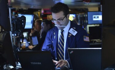Wall Street encadena cuatro días en rojo y caída del Dow Jones
