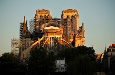 La reconstrucción de Notre Dame de París se reanudará el lunes
