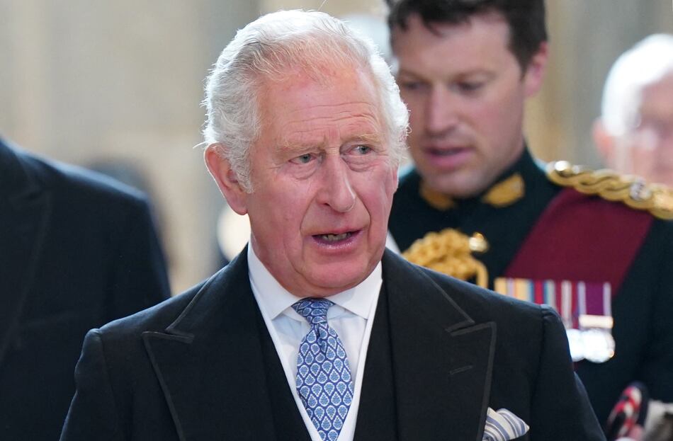 El príncipe Carlos rinde homenaje a los refugiados y a quienes los acogen